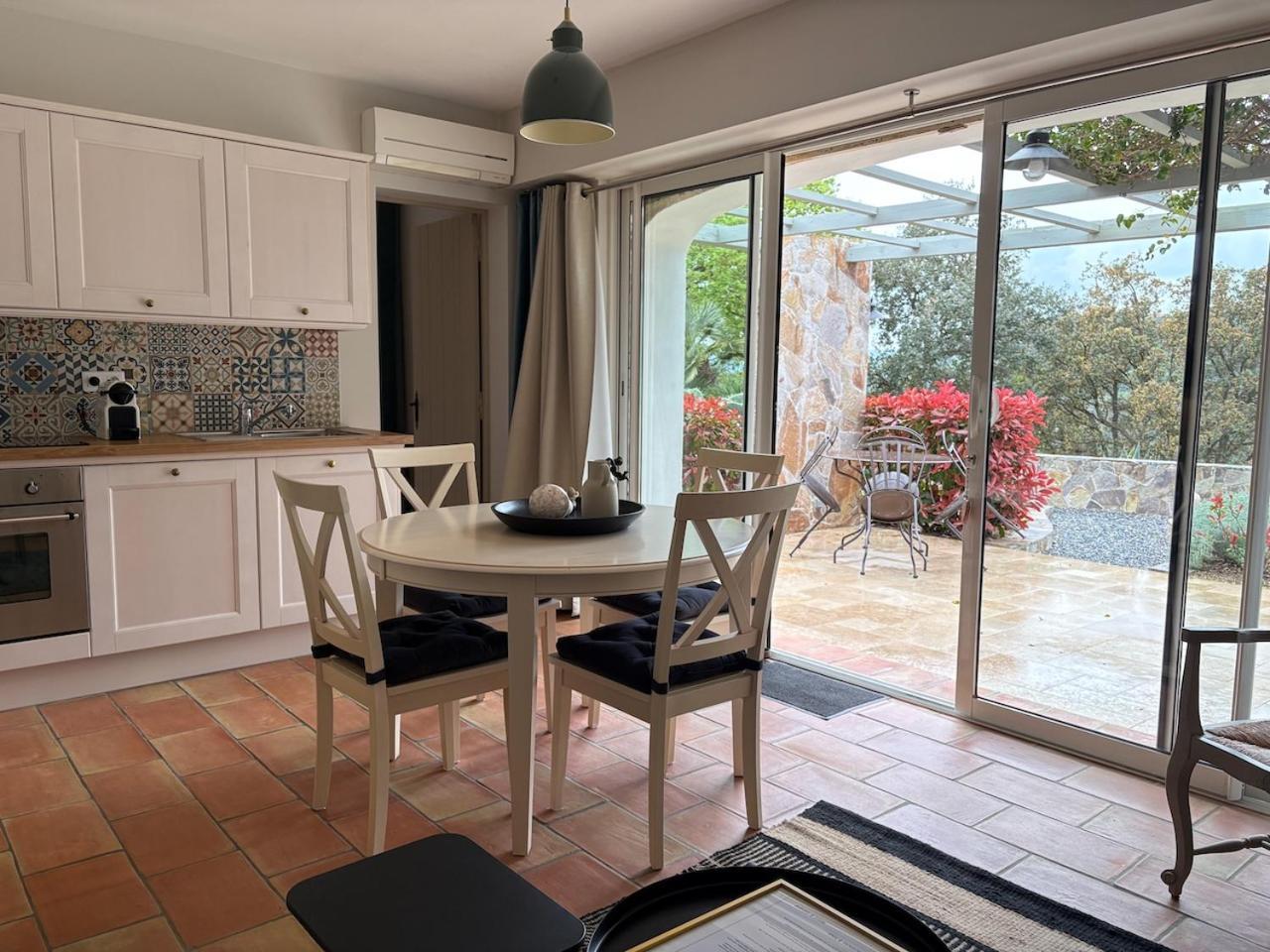 Les Aurochs Bed and Breakfast Grimaud Buitenkant foto