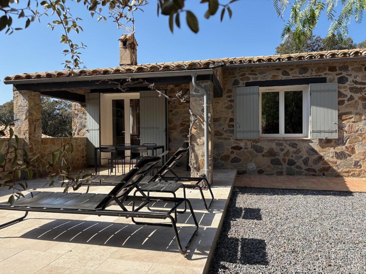 Les Aurochs Bed and Breakfast Grimaud Buitenkant foto